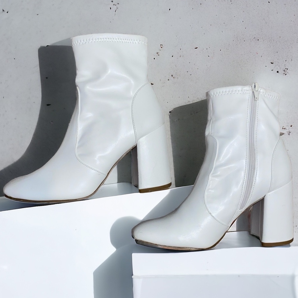 Madden Girl Faux leather white block ankle booties